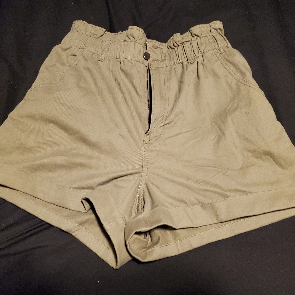 H&M brand olive high waisted shorts size 12